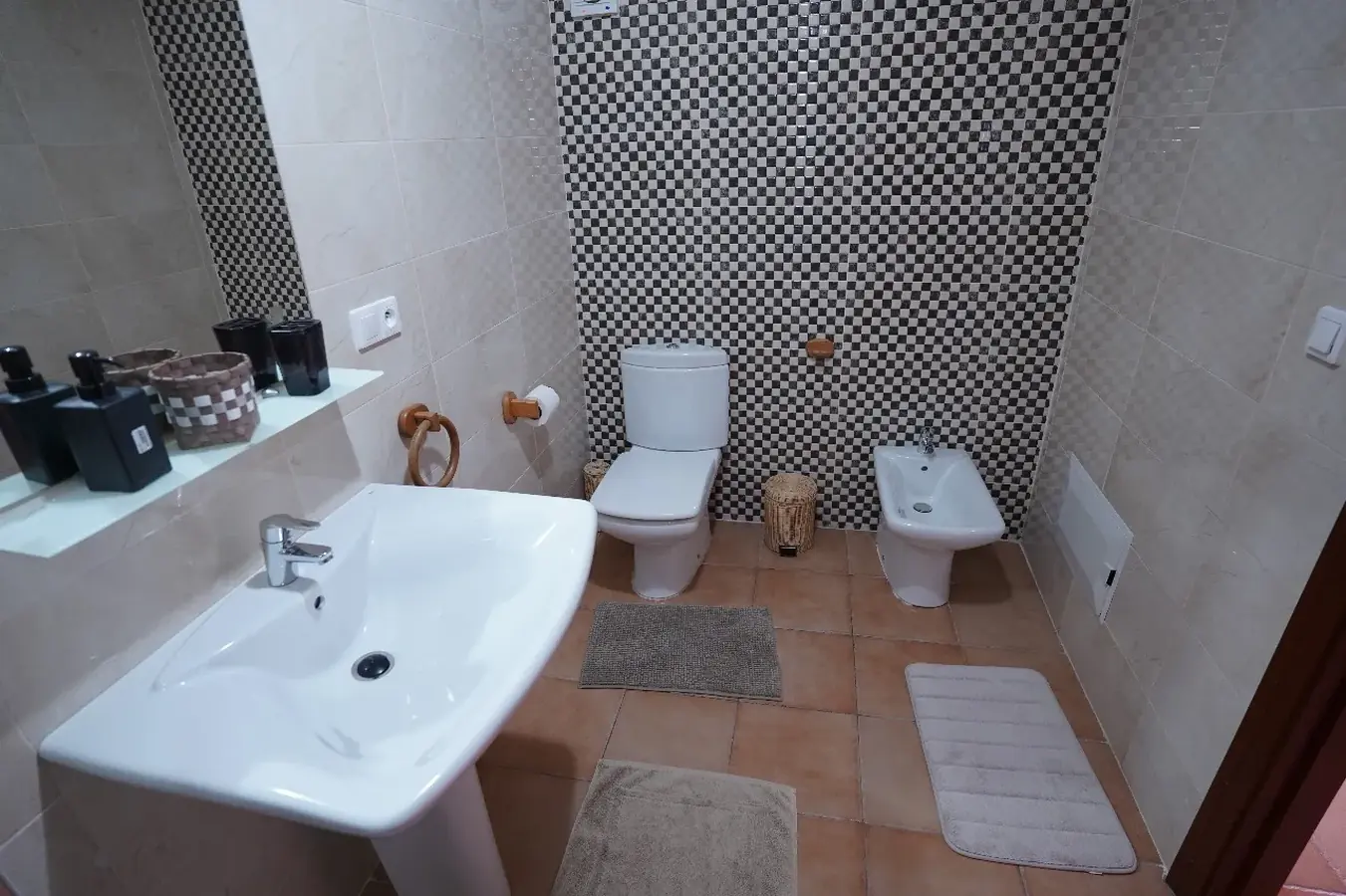 Appartement à Louer Résidence à kabila vista avec Piscine, Parking — 3 Chambres + Salon Climatisé Appartement à Louer Résidence à kabila vista avec Piscine, Parking — 3 Chambres + Salon Climatisé