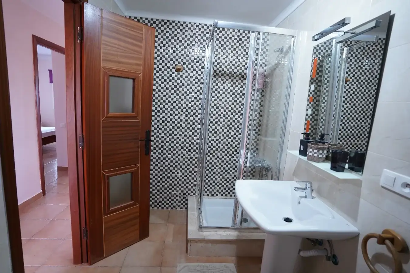 Appartement à Louer Résidence à kabila vista avec Piscine, Parking — 3 Chambres + Salon Climatisé Appartement à Louer Résidence à kabila vista avec Piscine, Parking — 3 Chambres + Salon Climatisé