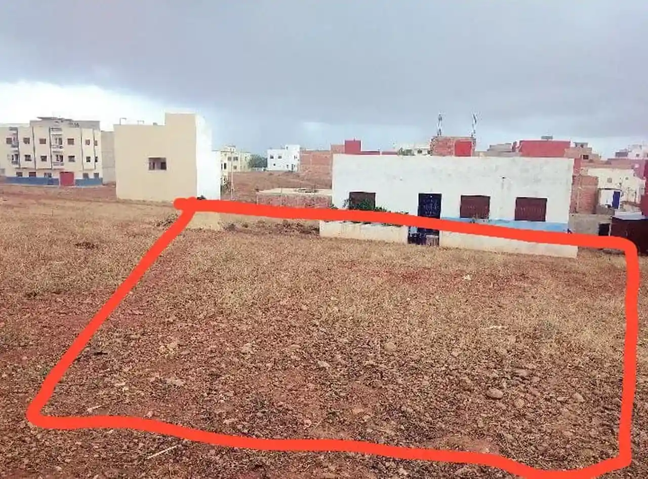 Terrain à vendre dans la ville de ouedlaou , portefeuille, 322 mètres Terrain à vendre dans la ville de ouedlaou , portefeuille, 322 mètres