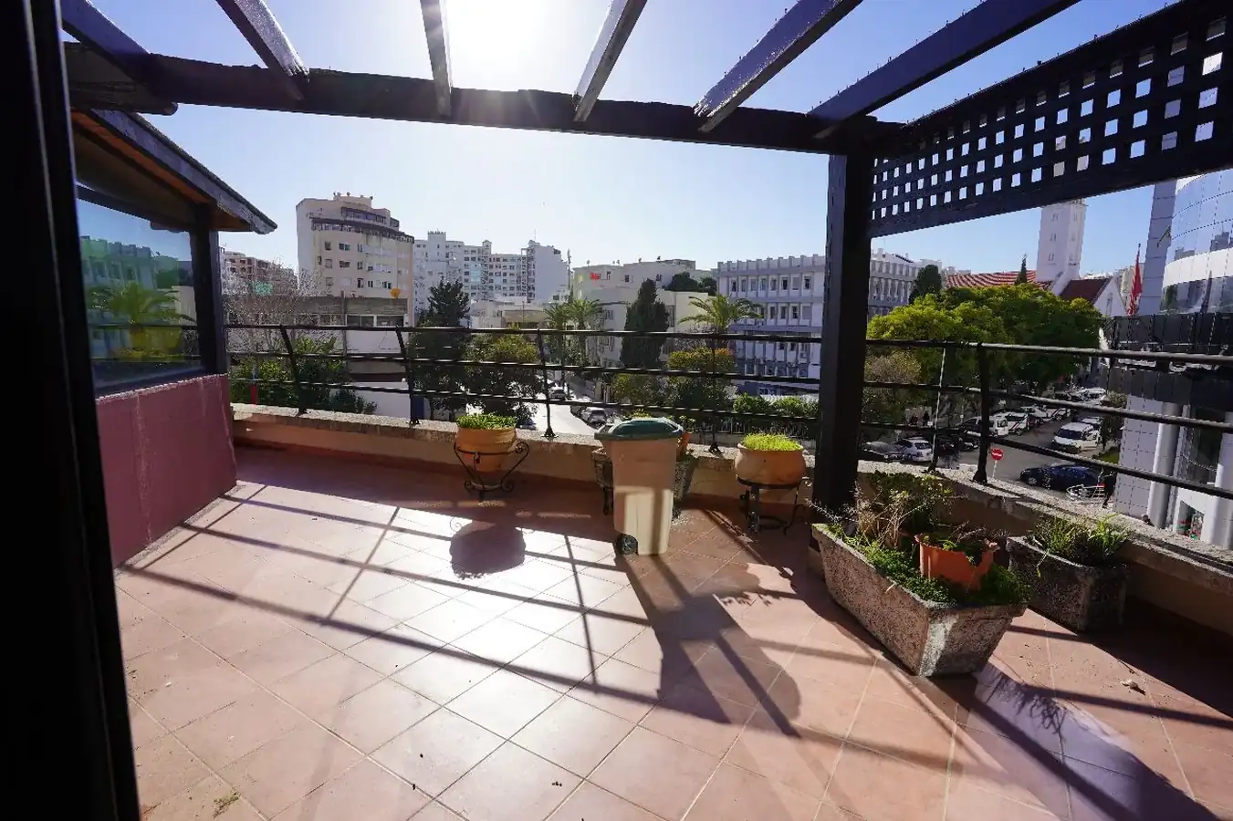 bel appartement à vendre à tanger 1èr étage ، 336 mètres 5 chambres 2 salon bel appartement à vendre à tanger 1èr étage ، 336 mètres 5 chambres 2 salon
