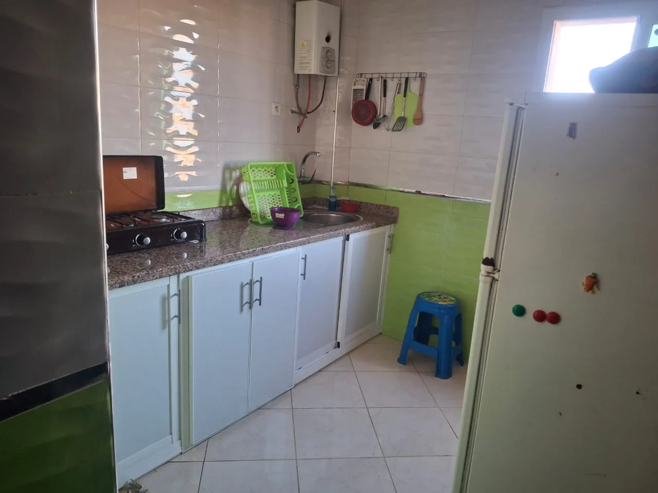 Appartement à vendre à Oued El Lou, 85 m², deux façades, situé au 3ᵉ étage. Appartement à vendre à Oued El Lou, 85 m², deux façades, situé au 3ᵉ étage.